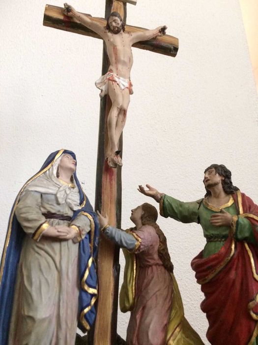 Antiguidades - Arte sacra - Calvário em redoma / Sta. Luzia