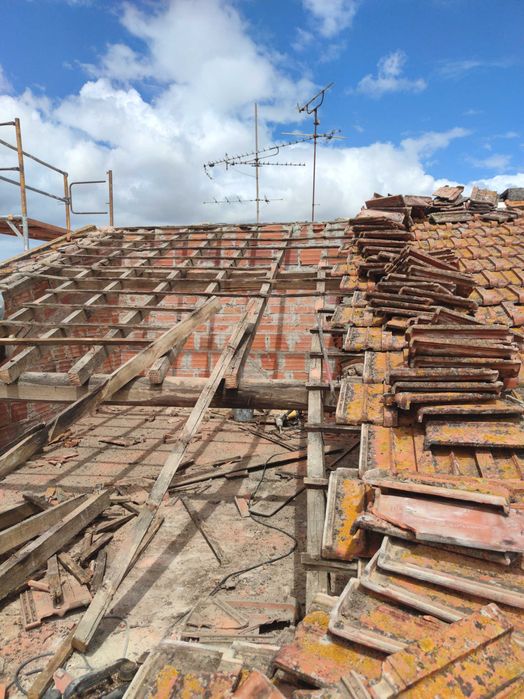 Demolições e Recolha de Entulho – Santarém