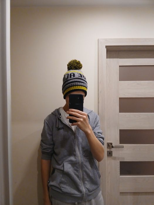 Czapka z pomponem zimowa