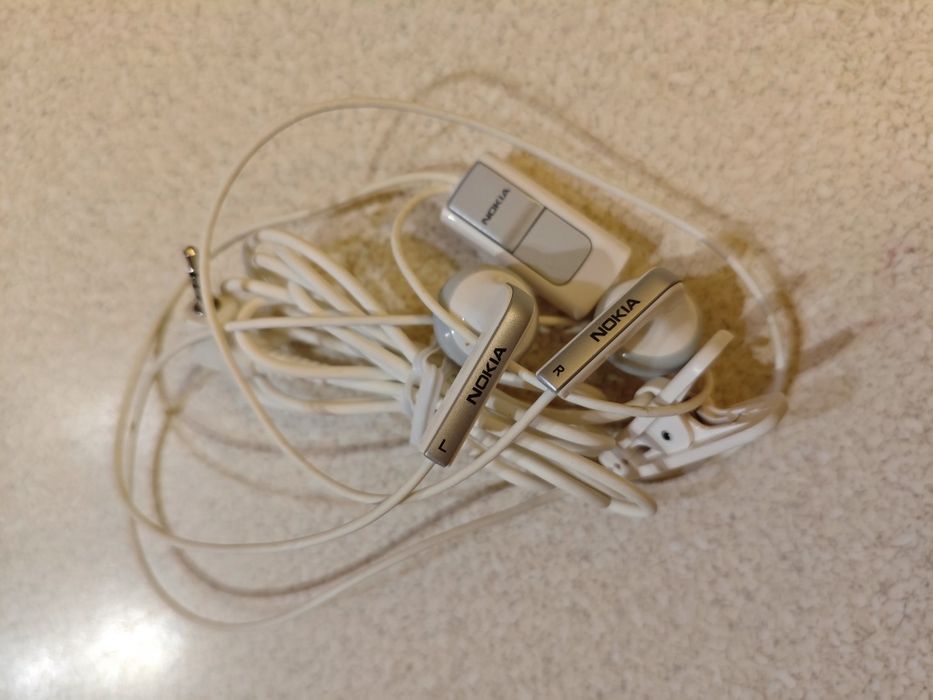 Słuchawki przewodowe NOKIA HS-47, białe.