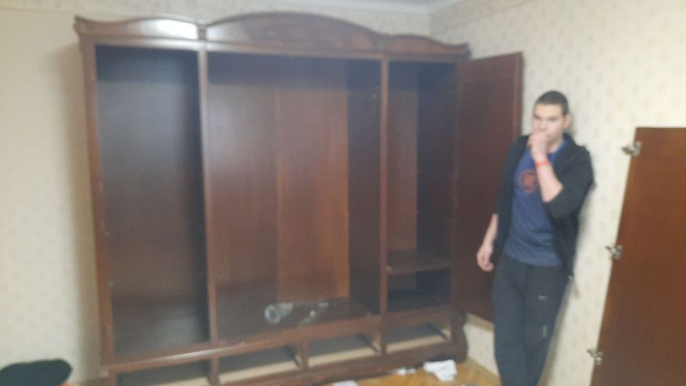 Шафа і комод дерев'яні в гарному стані