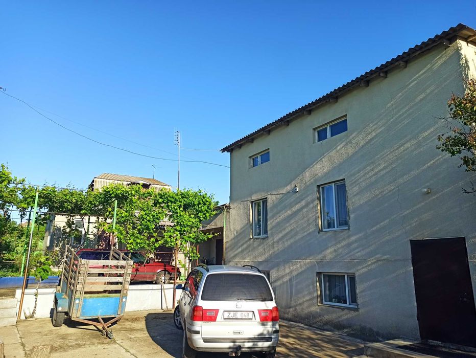 Продам дом 2 этажа 60 соток, гараж, баня,сад, виноградник с.Гребенники