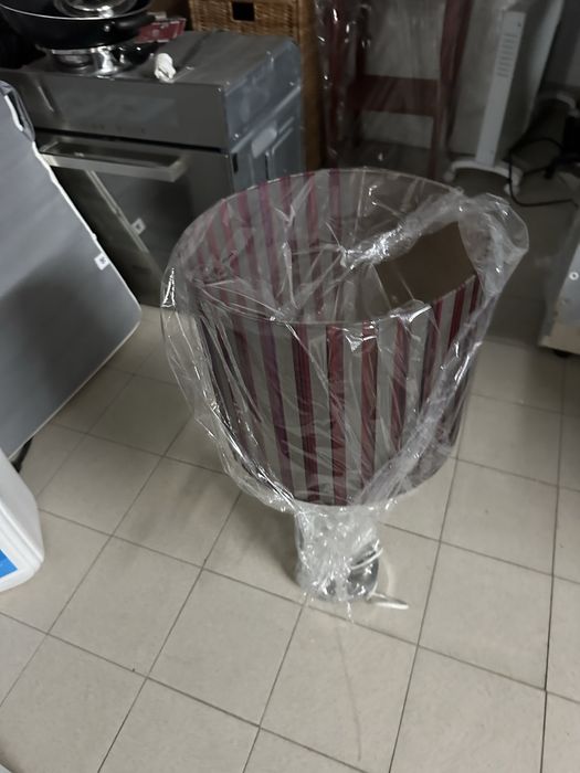 Candeeiro bordeaux e cinza