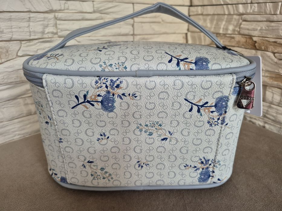 Kosmetyczka Damska Kuferek Guess