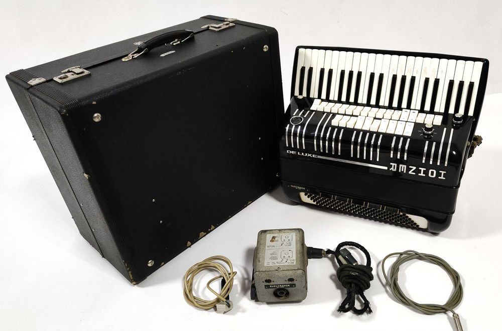 Akordeon HOHNER Elektravox De Luxe 120 basów