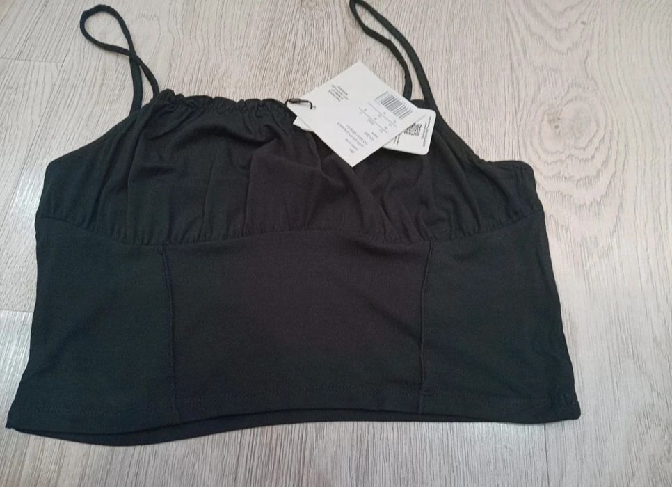 Czarny letni crop top na ramiączka nowy M even&odd