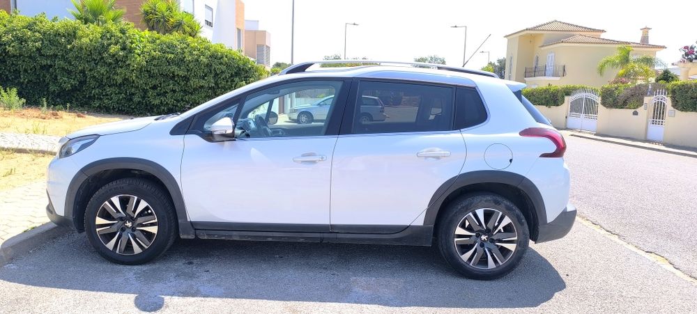 Peugeot 2008 — fotografia 3