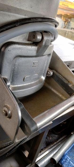 Máquina de descascar batatas