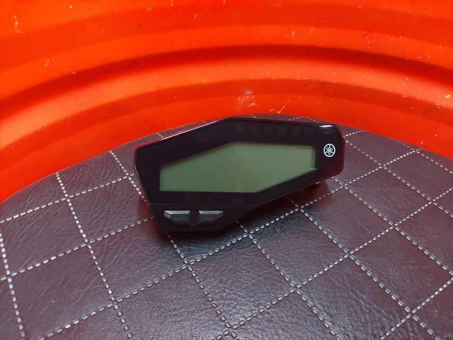 Licznik Yamaha MT-09 27tyś przebiegu r.13-16 I Gen Zegary Prędkościomi