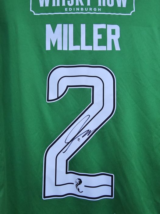 Camisola de jogo oficial assinada L Miller(internacional Australiano)