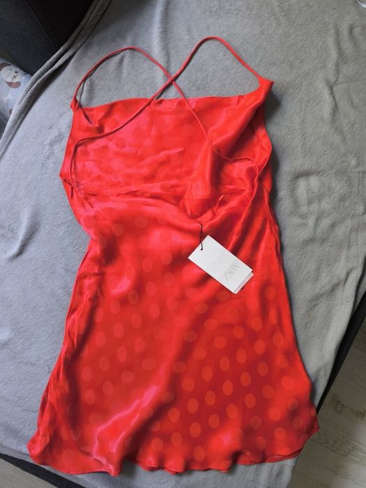 Nowa satynowa czerwona sukienka Zara S w grochy na ramiączkach mini