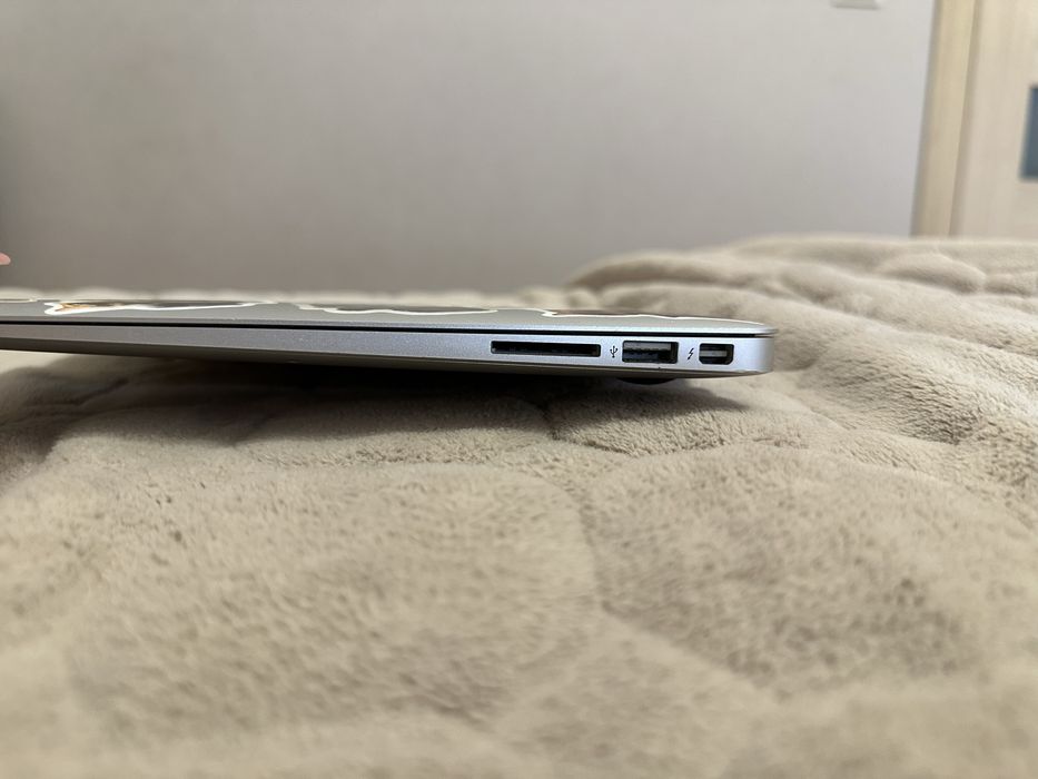 MacBook Air 13” Early 2015 макбук