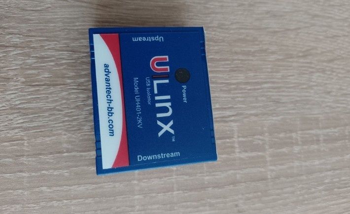przemysłowy izolator USB Advantech