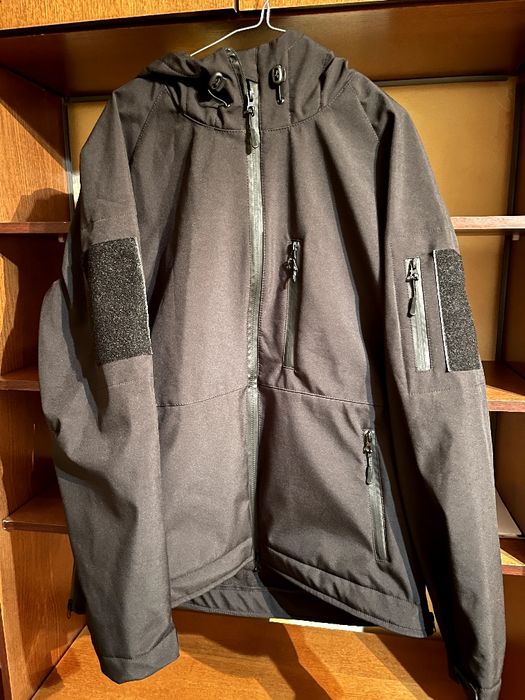 Куртка тактична Soft Shell водонепроникна чорного кольору