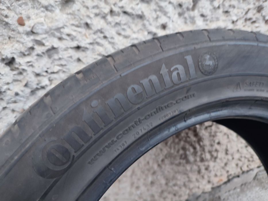 Pojedyncza opona Continental ContiPremiumContact2  215/55/18 99V