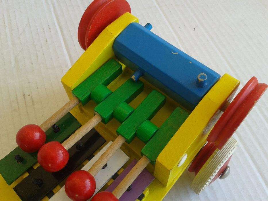 Brinquedo Musical de Madeira