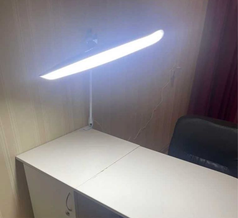 Лампа безтенева