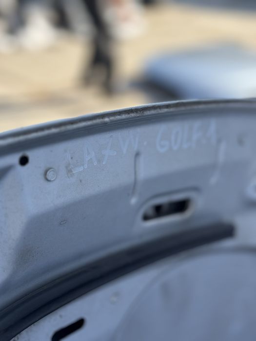 Капот Golf 5 срібний LA7W капот гольф 5 універсал хетчбек