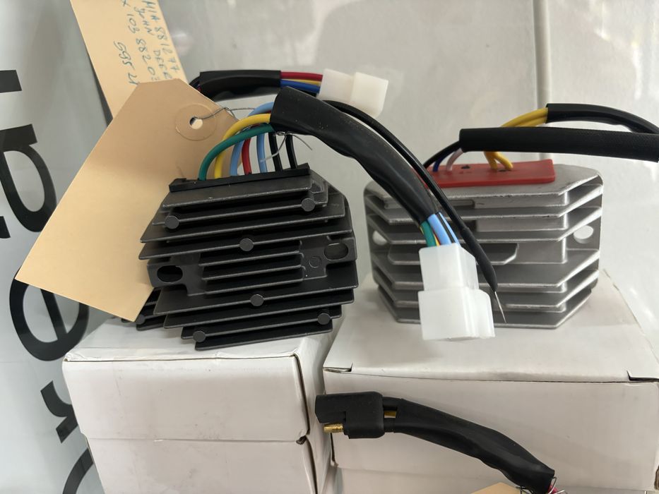 Regulator Napięcia 12 V Kubota 8200D 15533/64600