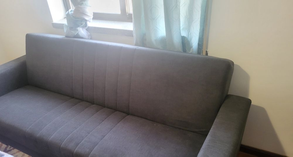 Sofá Cama praticamente nova.