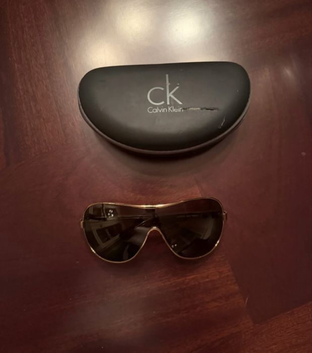 Oculos de sol Calvin Klein