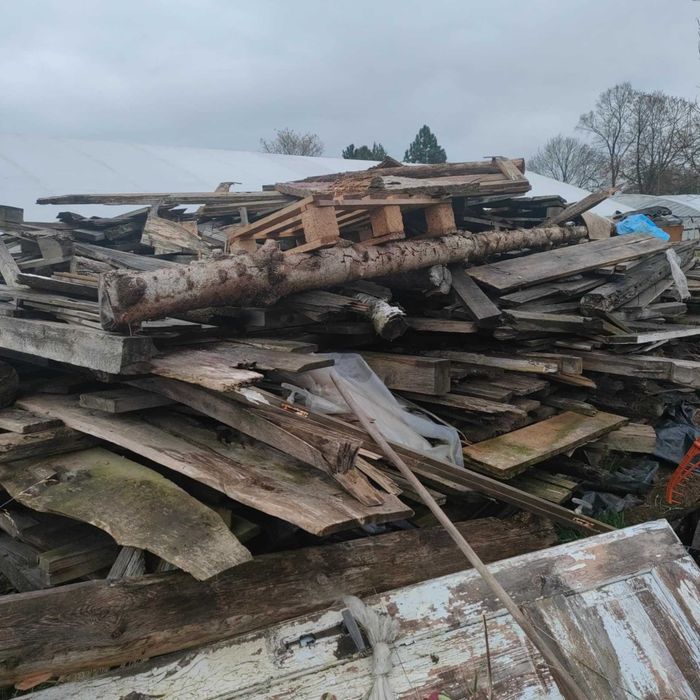 Drewno opałowe z rozbiórki starej stodoły
