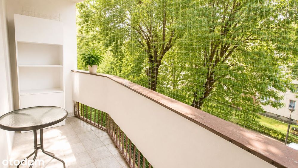 Jasna kawalerka z osobną kuchnią, balkon, piwnica, brak piecyka. - Więcej