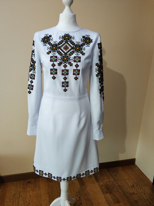 Сукня вишита бісером