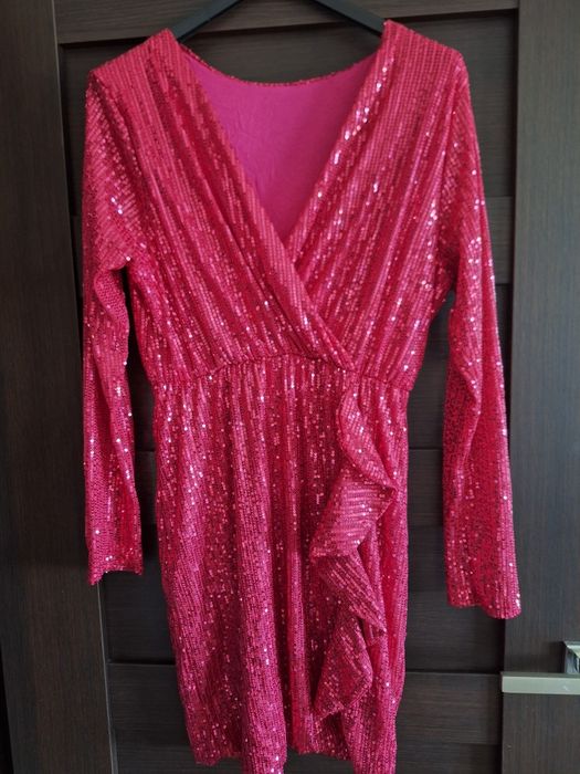 Sukienka cekiny.         .