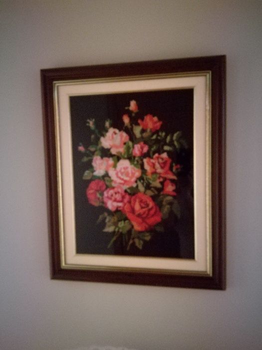 Quadro "Ramo de Rosas" totalmente bordado em ponto de cruz