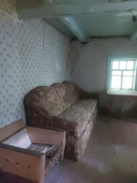 Продається будинок під реконструкцію в с. Мошни