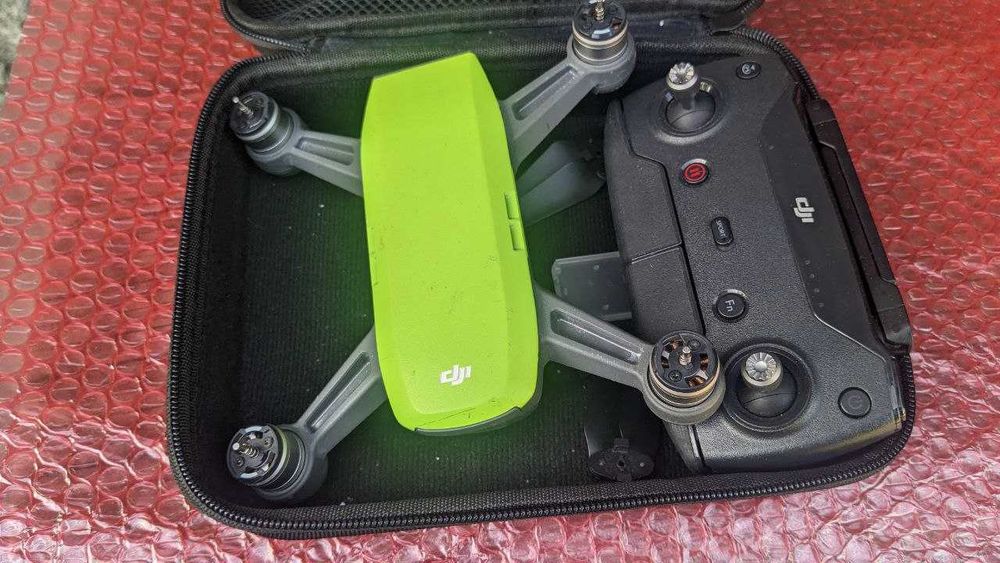 Квадрокоптер DJI Spark + пульт керування (вживаний)
