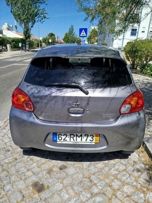 Mitsubishi space star 2016 com poucos km rodado apenas 47 mil gasolina motor nacional 1.2