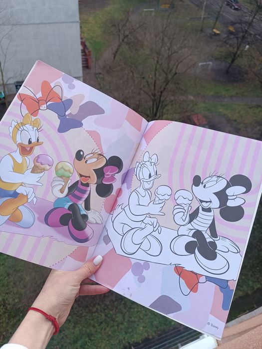 Розпродаж розмальовки від Дісней