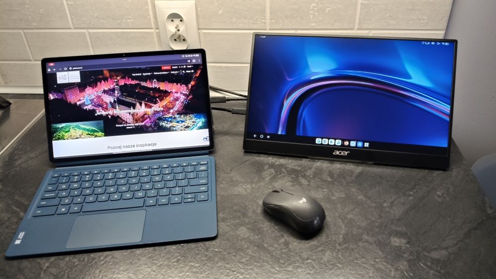 Tablet Yoga Plus + monitor Acer + myszka LogiTech