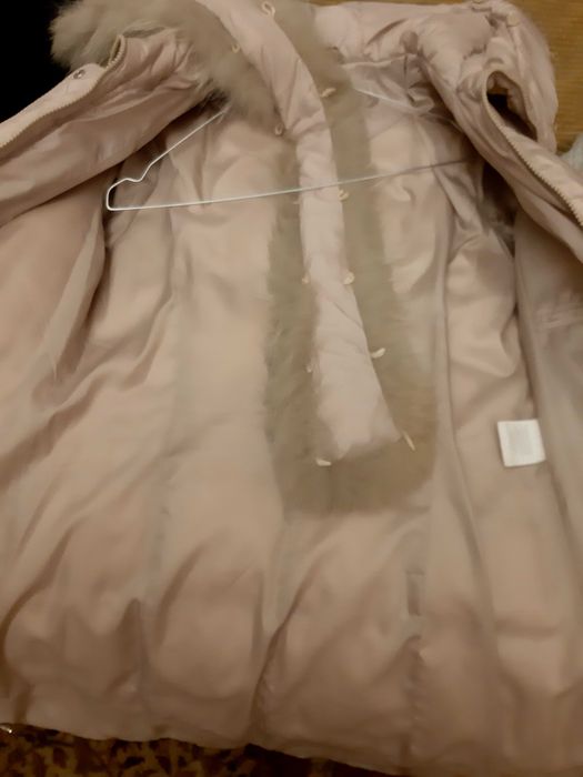 Зимний бежевый пуховик