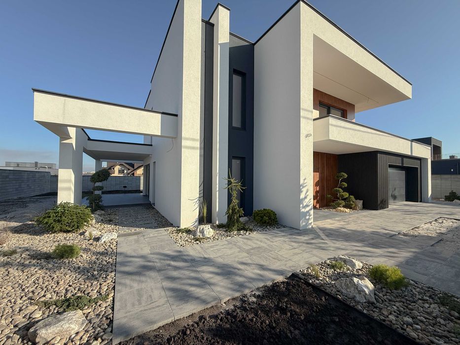 Стильний будинок, де преміум-якість поєднана з комфортом і затишком