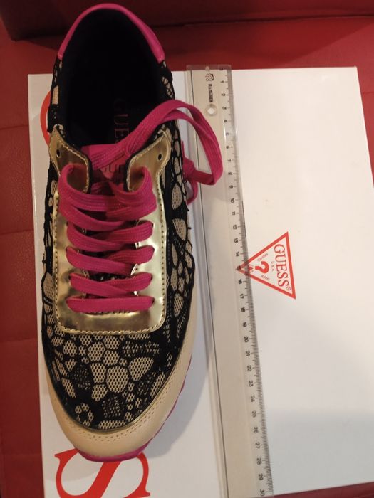 Sapatilhas Guess novas T. 38