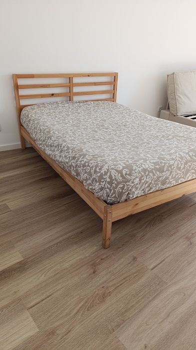 Cama casal 140x200 IKEA