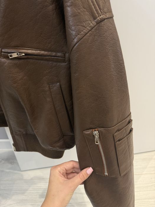 Бомбер / курточка на весну