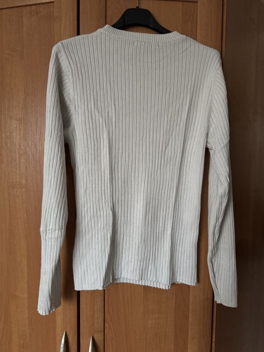 Biały sweter w prążki Amisu XL