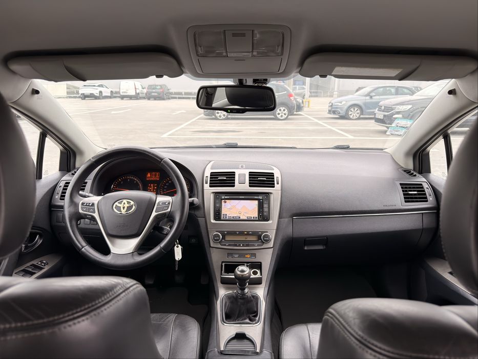 Toyota Avensis 2011