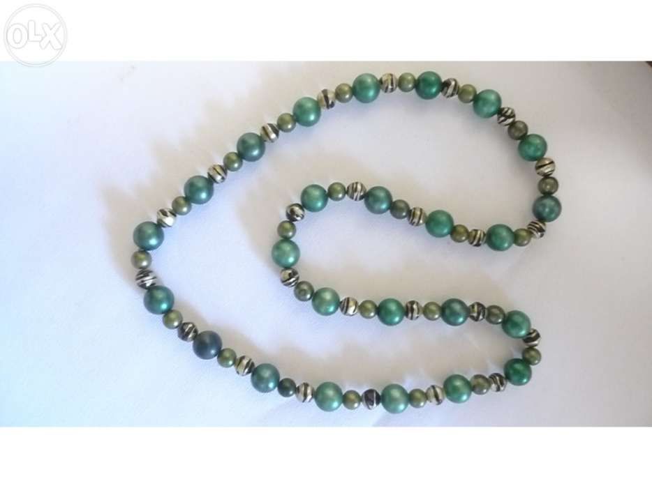 Colar verde