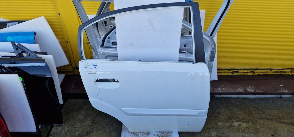 Drzwi prawy tył tylne  kia rio 2 super stan 05-10