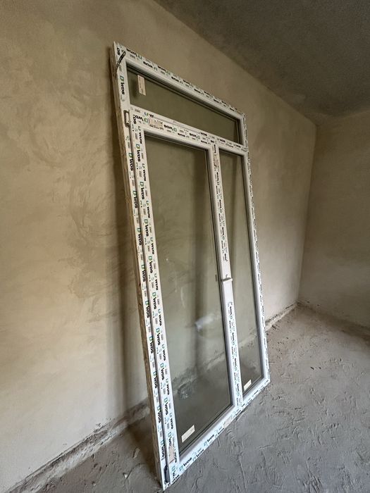 Пластикові балконні двері WDS 5S, EKIPAZH ULTRA 7