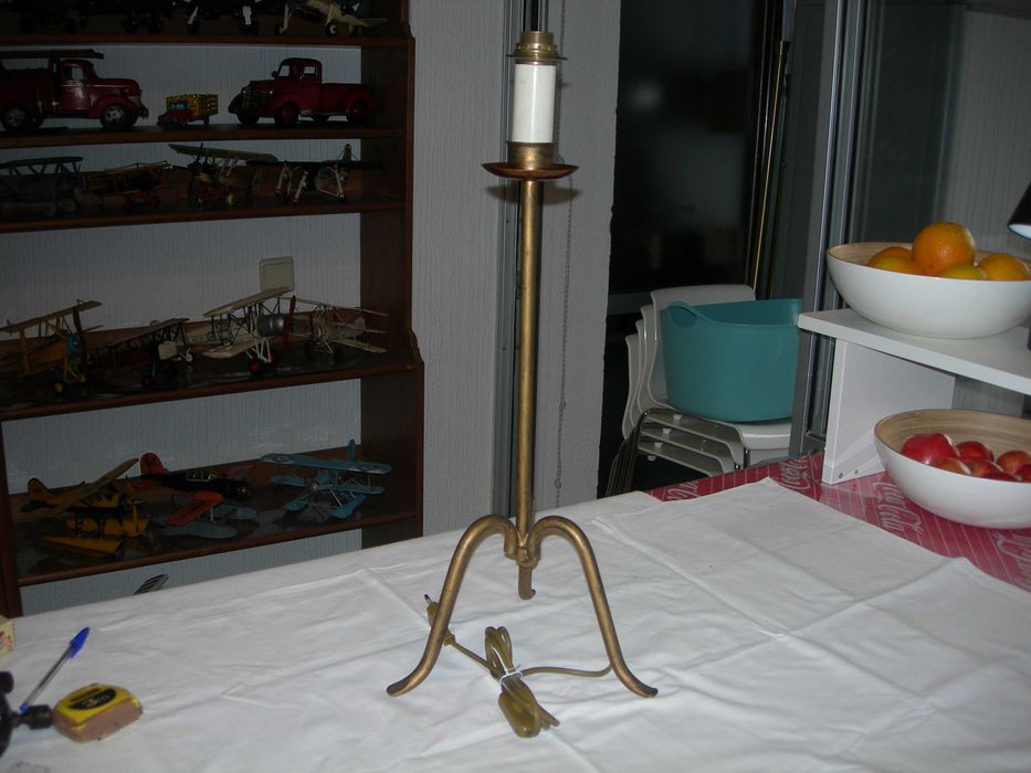 Candeeiro de mesa.