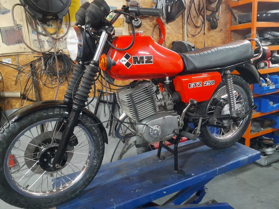 Mz etz 250 z dokumentami