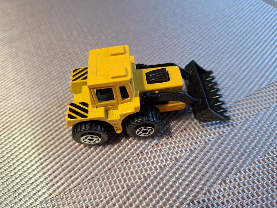 Matchbox tractor snover model samochodu