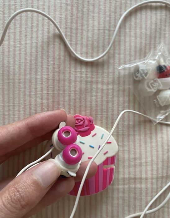 Auriculares com fio e acessórios