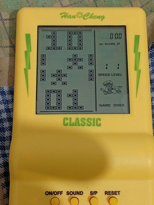 Consola Tetris Brick Game bem funcional